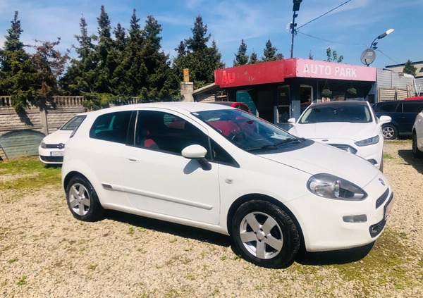Fiat Punto 2012 cena 15900 przebieg: 145000, rok produkcji 2012 z Polanica-Zdrój małe 191